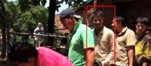 娱乐吃瓜君表演意外翻车,笑料百出却意外失控  第2张