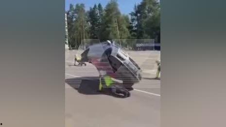 娱乐吃瓜君表演意外翻车,笑料百出却意外失控  第3张